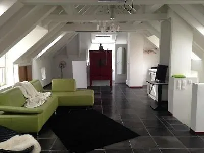 Zur Kranengasse 3*